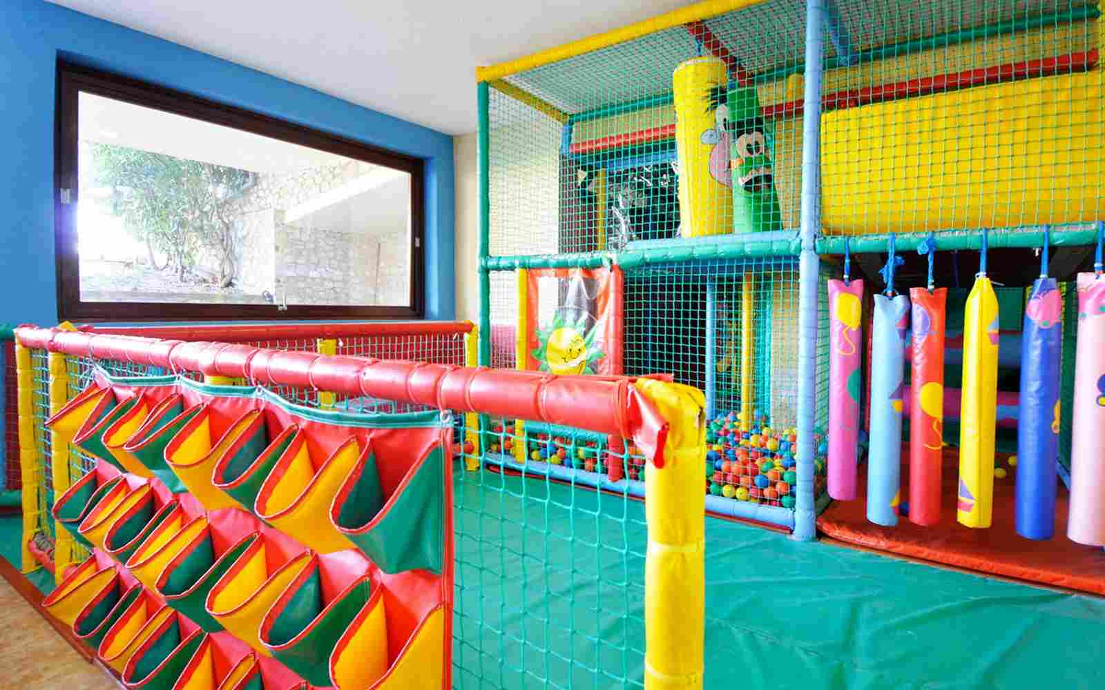 https://provarma.gr/wp-content/uploads/2016/03/summer-activities-07.jpg