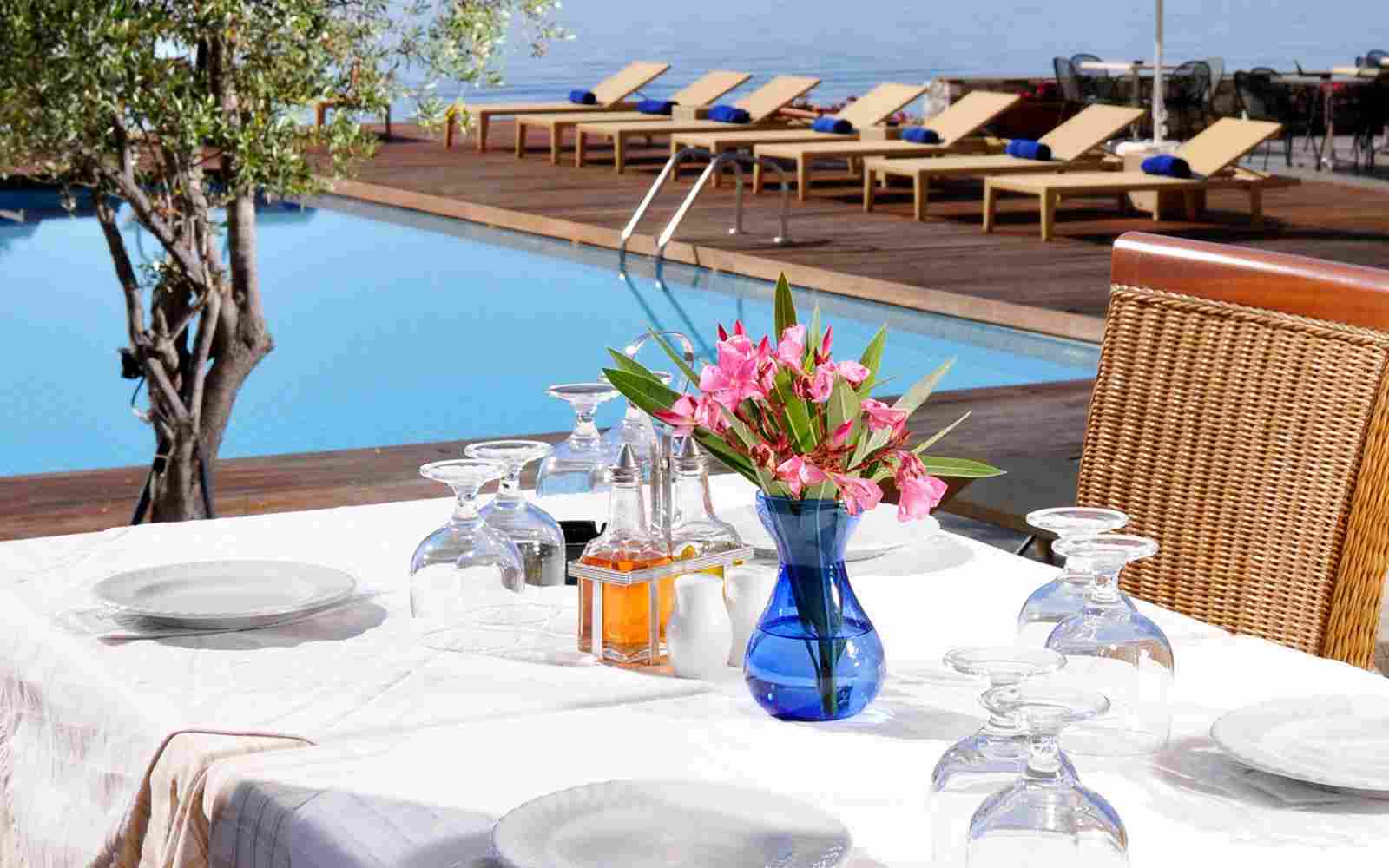 https://provarma.gr/wp-content/uploads/2016/03/summer-hotel-09.jpg