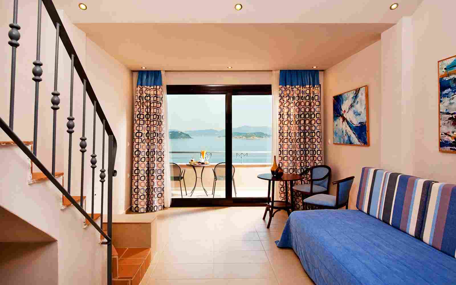 https://provarma.gr/wp-content/uploads/2016/03/summer-room-04.jpg